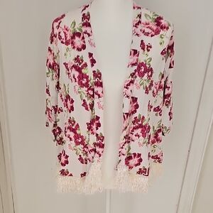 Chic Floral Cape with Fringe